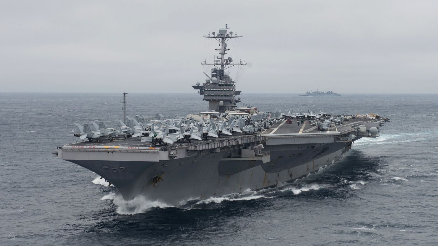 洋書◆アメリカ海軍の写真集 本 米軍 空母 軍艦 戦艦 艦載機 戦闘機 潜水艦 kse-40》 アメリカの航空母艦 資料写真集2 1945-現在《kse-40