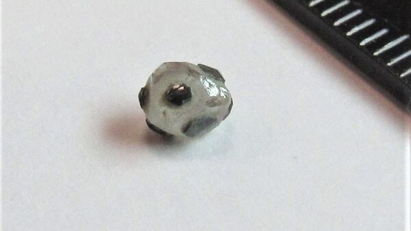アルハンゲリスク州でサッカーボールの形をしたダイヤモンドが見つかる - Sputnik 日本