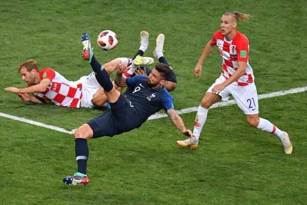フランス対クロアチアの試合中の選手 - Sputnik 日本