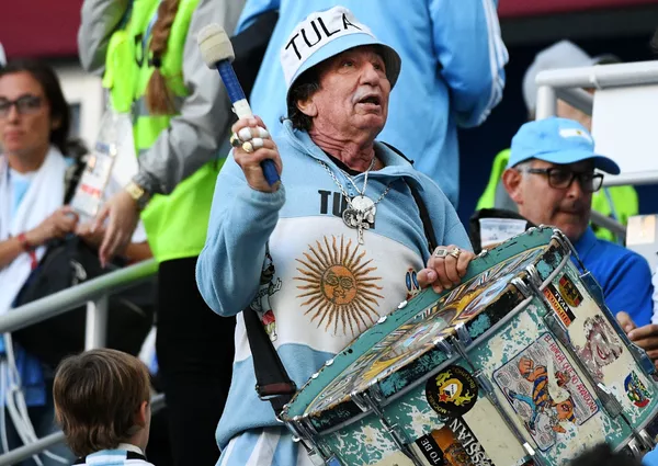アルゼンチンの最年長サポーター、太鼓名人のカルロスさん アルゼンチンの最年長サポーター、太鼓名人のカルロスさん - Sputnik 日本