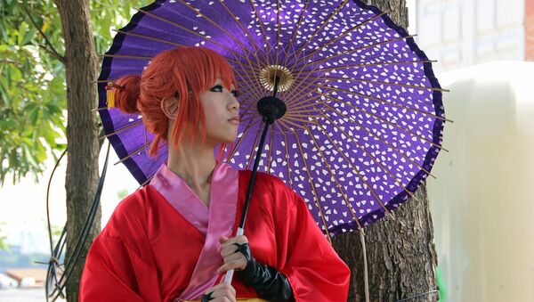 Японская девушка в кимоно с зонтиком - Sputnik 日本