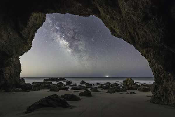 洞窟から見た天の川。Brandon Yoshizawa氏撮影 - Sputnik 日本