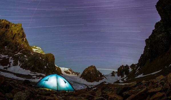 長時間露光で撮影された星の雨。カザフスタン - Sputnik 日本