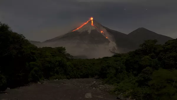 火山 - Sputnik 日本