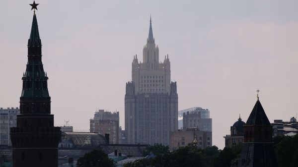 クレムリン越しに見えるロシア外務省の建物 - Sputnik 日本