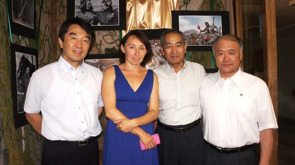 吉山満会長(右から2人目)と武徳和心会のメンバー 吉山満会長(右から2人目)と武徳和心会のメンバー - Sputnik 日本