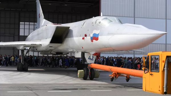 Выкатка российского ракетоносца-бомбардировщика Ту-22М3М в Казани - Sputnik 日本