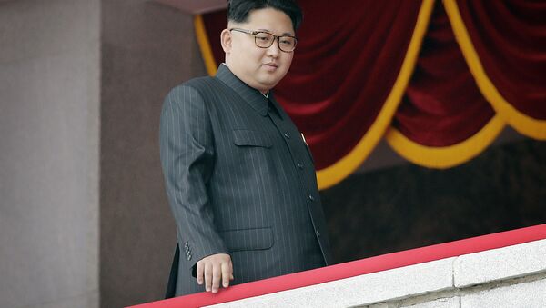 Лидер КНДР Ким Чен Ын на параде в Пхеньяне - Sputnik 日本