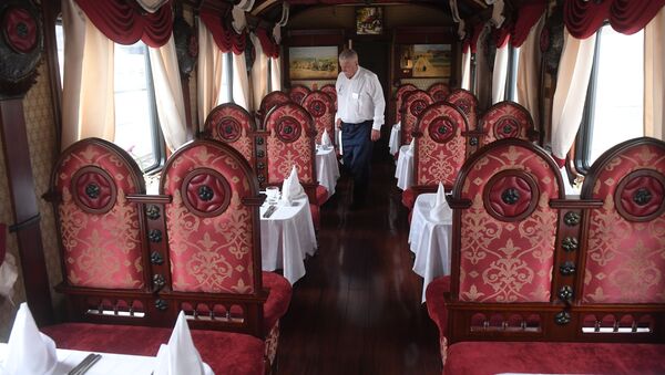 観光列車「帝国ロシア」の食堂車 - Sputnik 日本