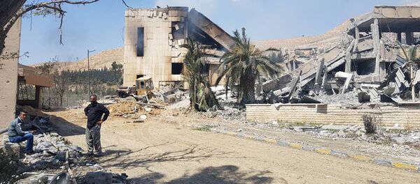 Aftermath of attack on the Barzah scientific research center near Damascus, April 14, 2018 Aftermath of attack on the Barzah scientific research center near Damascus, April 14, 2018 - Sputnik 日本