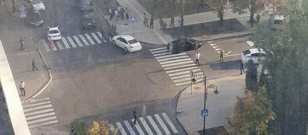 Сотрудники правоохранительных органов в Донецке после взрыва - Sputnik 日本