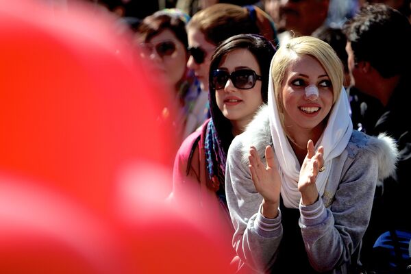 イランでは、鼻が理想的に真っ直ぐな女性が高く評価される - Sputnik 日本