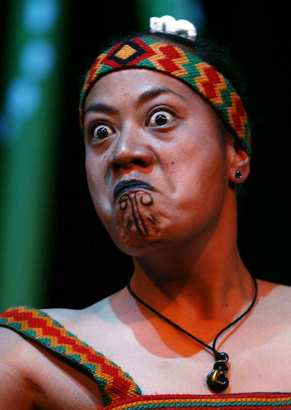 ニュージーランドでは、最も美しいとされるのは、唇と顎にタトゥーを入れた女性だ - Sputnik 日本