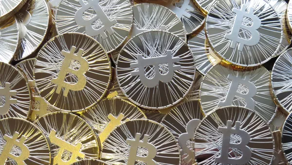 ビットコイン　６５００ドル突破で上昇 - Sputnik 日本