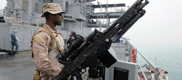 Морпех на палубе американского командного корабля USS Blue Ridge (LCC-19) - Sputnik 日本