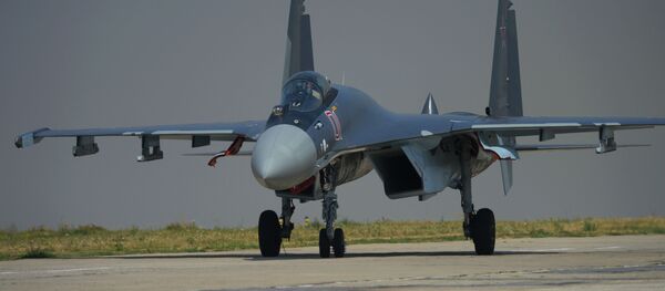 Истребитель Су-35 перед выступлением на дне ВВС России в Липецке Истребитель Су-35 перед выступлением на дне ВВС России в Липецке - Sputnik 日本