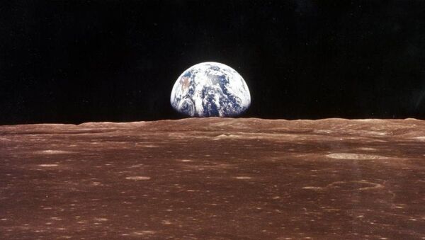 Вид на землю с луны во время экспедиции экипажа Аполлон 11 - Sputnik 日本