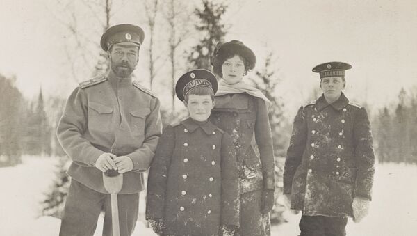 ロシアの皇帝ニコライ２世とその子供たち、１９１５年 - Sputnik 日本