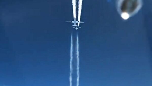 ビデオがとらえた驚きの瞬間 航空機３機が至近距離で飛行 - Sputnik 日本