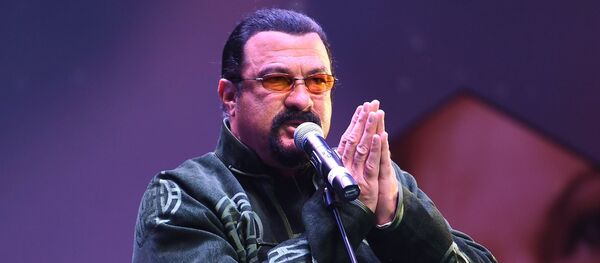 スティーヴン・セガール氏　仮想通貨宣伝で31万4千ドル罰金 - Sputnik 日本