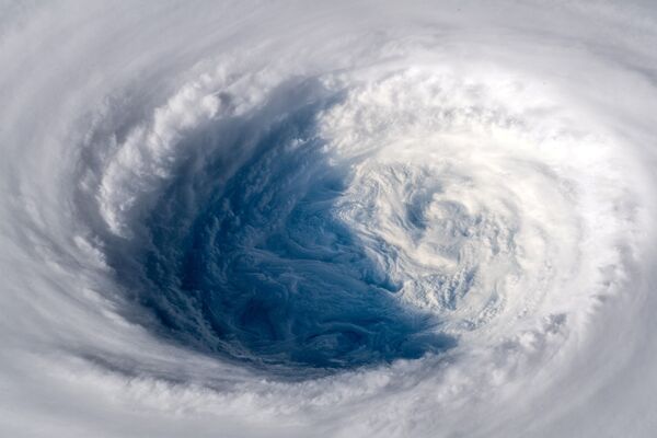 国際宇宙ステーションから見た大型台風２４号 - Sputnik 日本