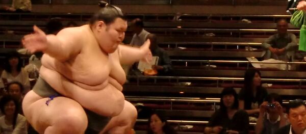 大露羅敏 - Sputnik 日本