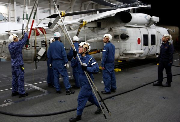 日本のヘリ空母「かが」の女性乗組員 - Sputnik 日本