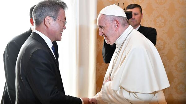 Встреча президента Южной Кореи Мун Чжэ Ина и папы римского Франциска в Ватикане - Sputnik 日本