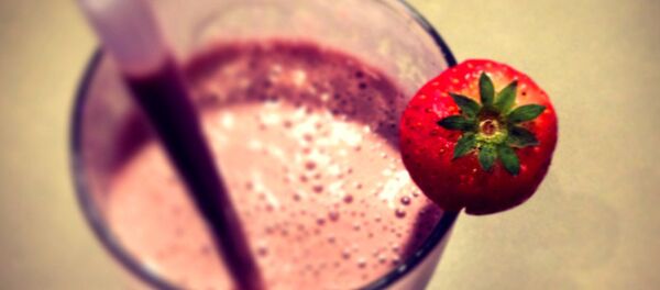 Milkshake with a straw Milkshake with a straw - Sputnik 日本