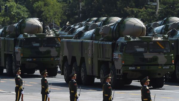 Баллистические ракеты DF-21D во время военного парада в Пекине - Sputnik 日本