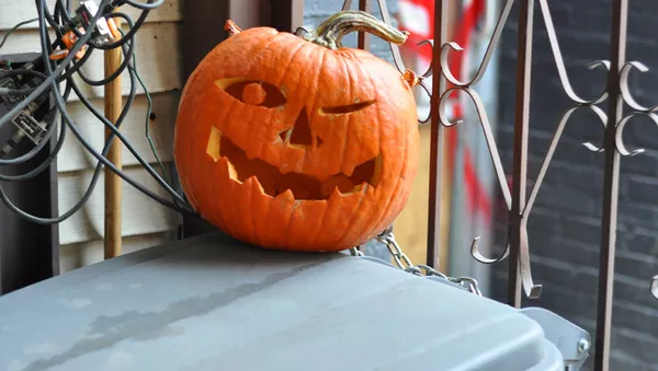 死体で家の敷地をハロウィン用に飾りつけ　仰天の近所が警察に通報 - Sputnik 日本