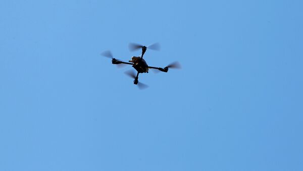 Un dron cuadrocóptero estadounidense (archivo) - Sputnik 日本