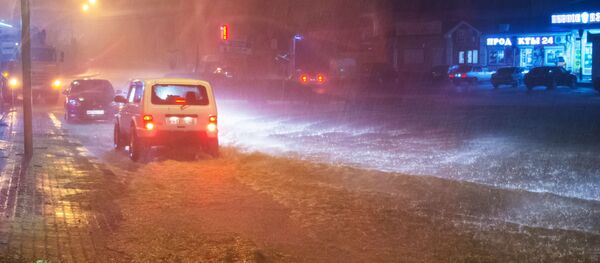 Улица в Туапсе, подтопленная в результате сильных дождей Улица в Туапсе, подтопленная в результате сильных дождей - Sputnik 日本