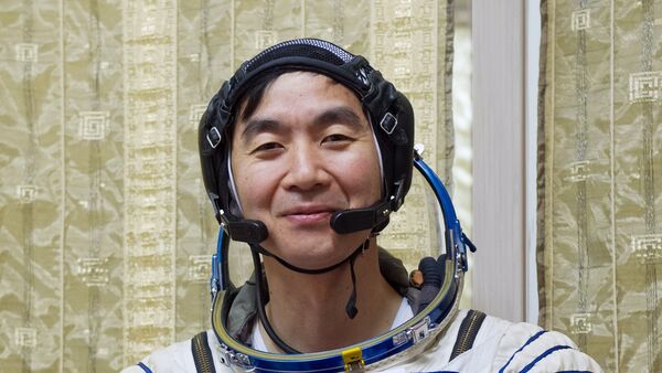 油井飛行士、ISSでダークマターを研究し、寿司を握る - Sputnik 日本