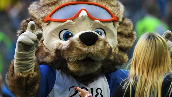 La mascota oficial del Mundial 2018 en Rusia, el lobo Zabivaka - Sputnik 日本
