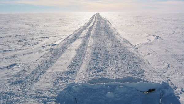 The ice highway at the Antarctica - Sputnik 日本
