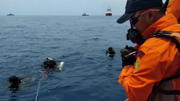 インドネシア旅客機墜落　爆発した燃料タンクが見つかる