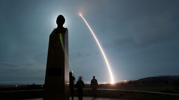 米カリフォルニア州で大陸間弾道弾ミサイル「ミニットマンⅢ」の実験（アーカイブ写真） - Sputnik 日本