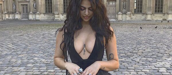 Newsha Syehさん Newsha Syehさん - Sputnik 日本