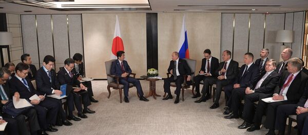 ロシアのプーチン大統領と日本の安倍首相 ロシアのプーチン大統領と日本の安倍首相 - Sputnik 日本