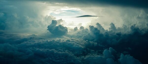 Вид на облако в виде НЛО Вид на облако в виде НЛО - Sputnik 日本