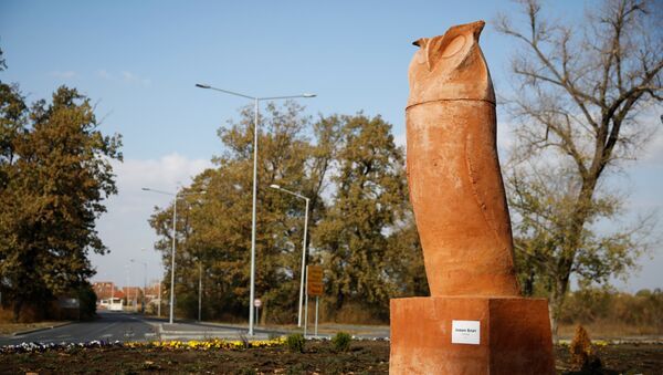 Памятник сове в Кикинде, Сербия - Sputnik 日本
