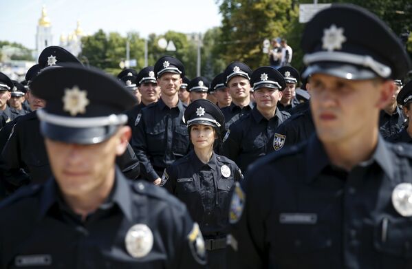 Офицеры полиции принимают присягу на верность украинскому народу в Киеве - Sputnik 日本