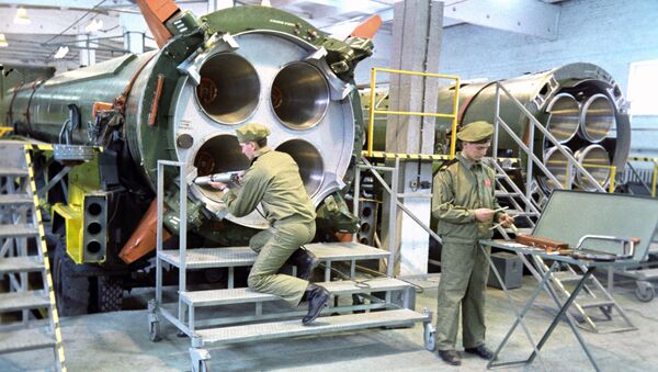 Ликвидация ракетных средств Р-12 согласно Договору о ликвидации ракет средней и меньшей дальности между СССР и США, 1987 год - Sputnik 日本
