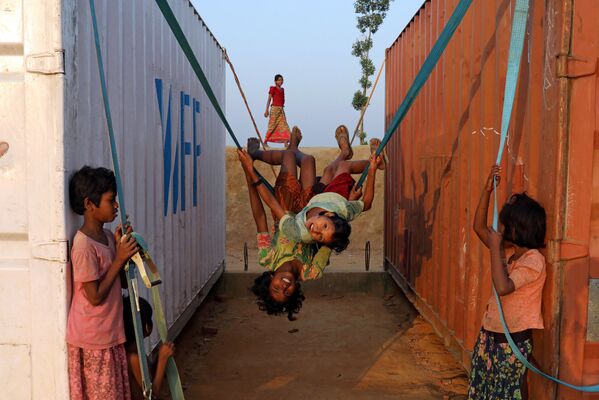 難民キャンプで遊ぶ子供たち、バングラデシュ - Sputnik 日本