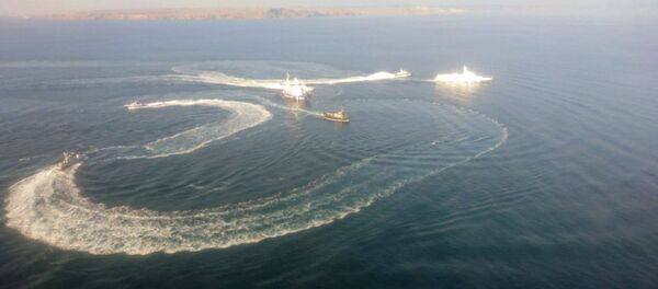 ウクライナ海軍船３隻がロシア国境を超えた - Sputnik 日本