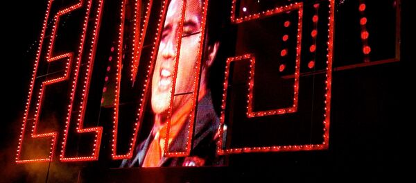 トランプ大統領「青年時代にエルヴィス・プレスリーと比較された」 トランプ大統領「青年時代にエルヴィス・プレスリーと比較された」 - Sputnik 日本