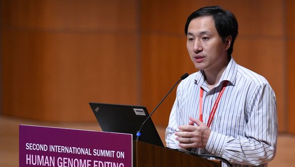 Китайский ученый Хэ Цзянькуй, который помог помог создать первых в мире людей с искусственно измененными генами - Sputnik 日本