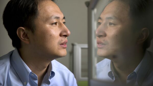 Ученый из Китая Хэ Цзянькуй, который помог помог создать первых в мире людей с искусственно измененными генами - Sputnik 日本