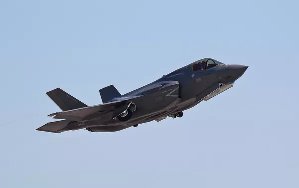 F35 F35 - Sputnik 日本
